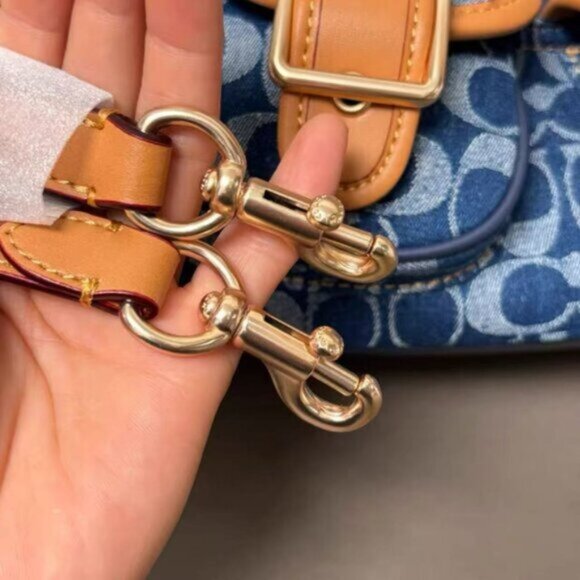 Coach Navy and Tan Shoulder Bag - Picture 6 of 9